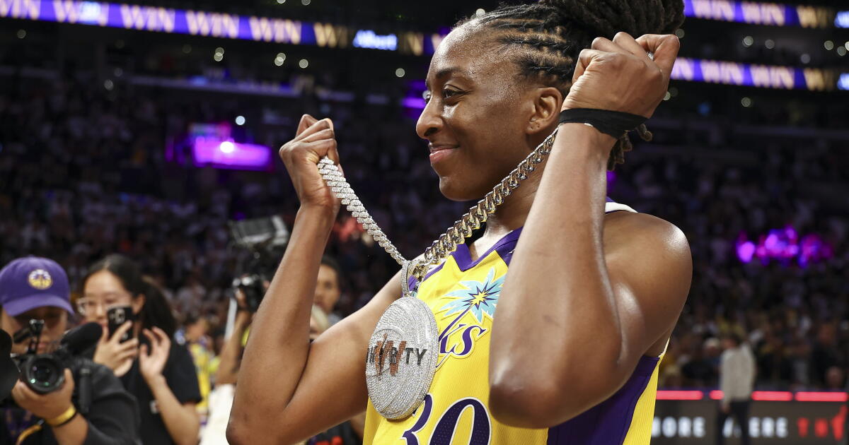 火花队球星 Nneka Ogwumike 对她 15 年的职业生涯表示“感激”