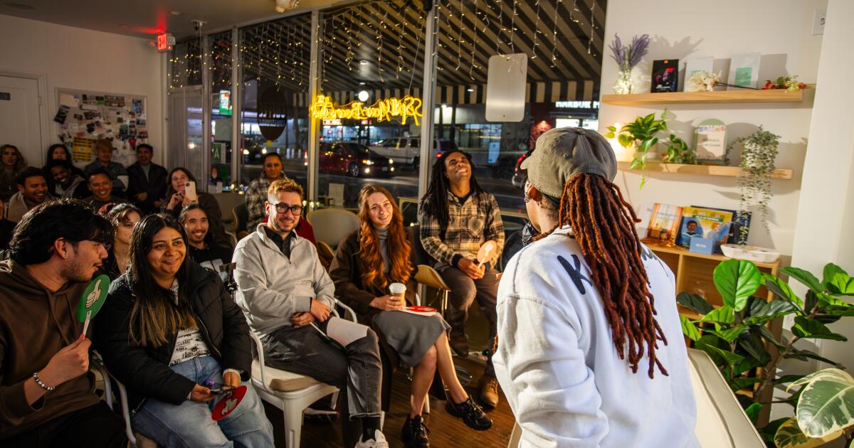 Comediantes de Los Angeles avaliam seus problemas – e oferecem conselhos – neste contundente show ao vivo