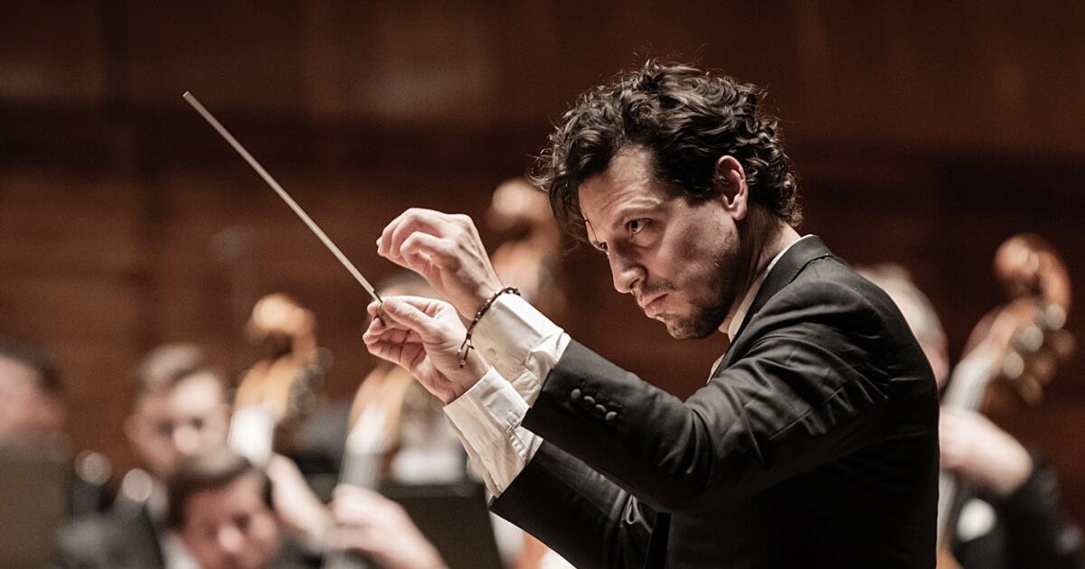Recensione: il direttore cileno-italiano Paolo Bortolameolli crea magia musicale con la San Diego Symphony