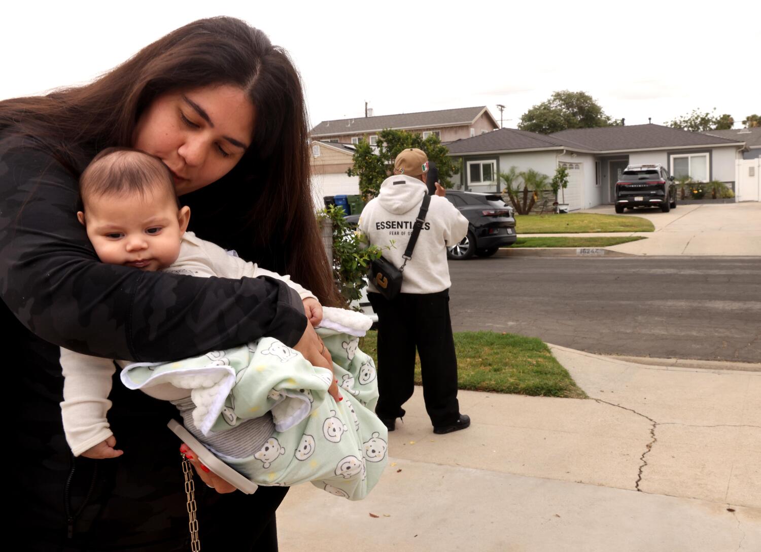 Evidence suggests mom pulled trigger in North Hills murder-suicide that left 4 dead, sources say