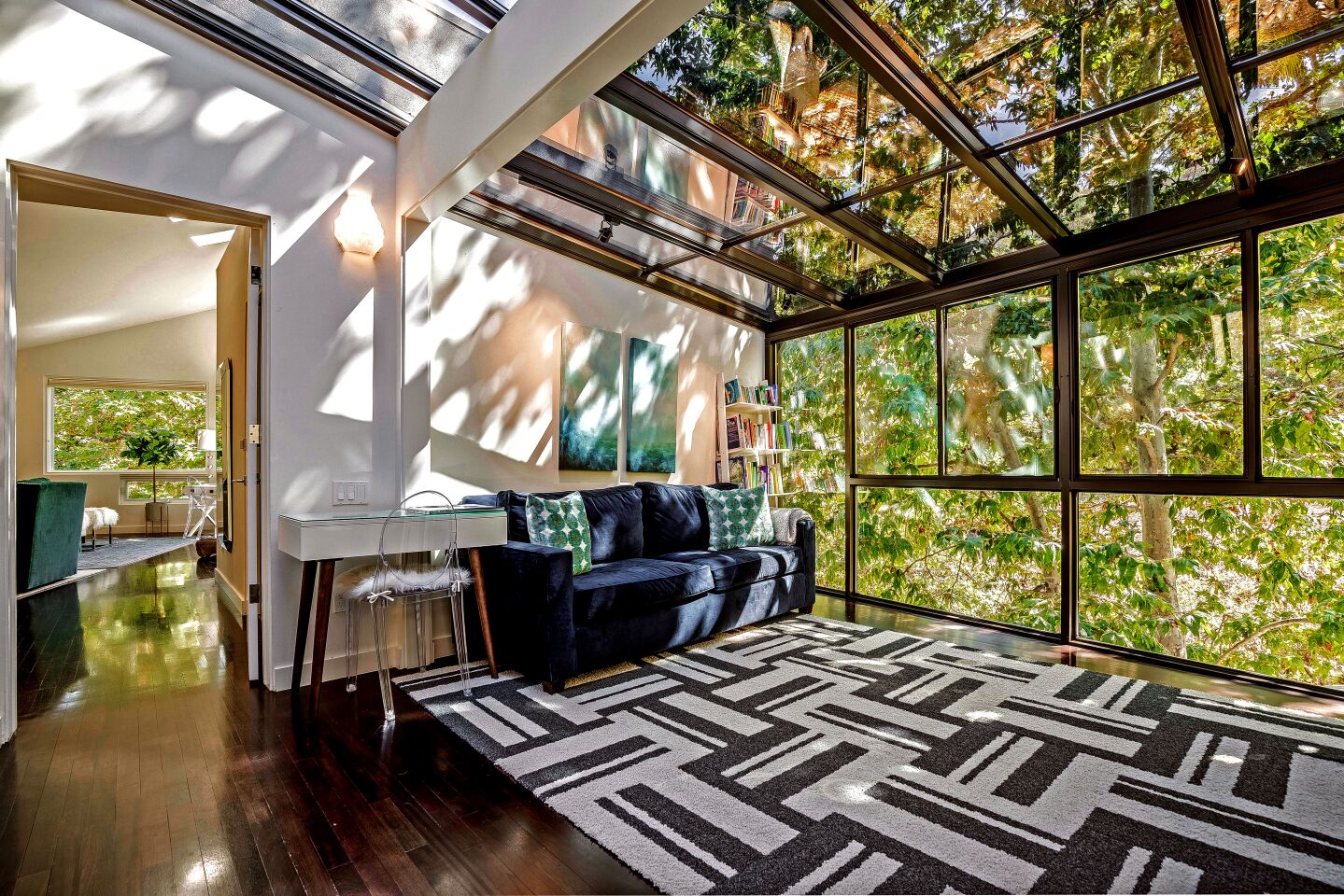 The Pitch | Stylish modern