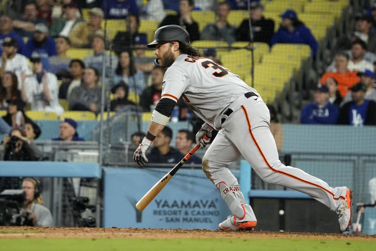 Giants place shortstop Brandon Crawford (knee) on IL