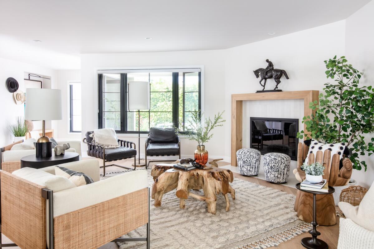 Natural textures and materials abound in this Encinitas living room.