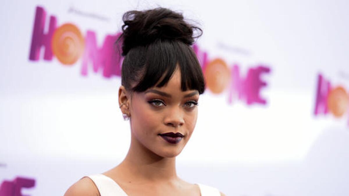 Pop star Rihanna has been named Harvard University's Humanitarian of the Year.