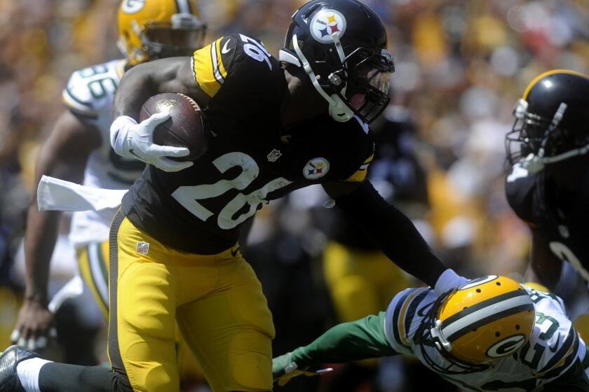 Running back Le'Veon Bell (26) returns to the Steelers lineup after a two-game suspension.
