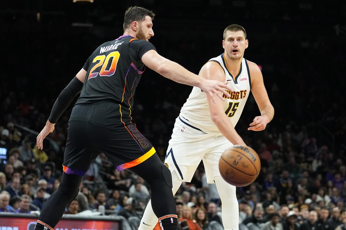 Nikola Jokic has 21 points and 16 assists, Nuggets hold off Dutant, Suns  119-111 - The San Diego Union-Tribune