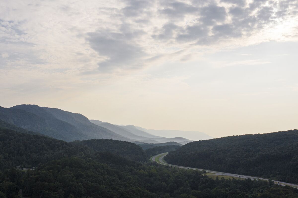 Cumberland Gap in Tennessee was known as the "Gateway to the West." 