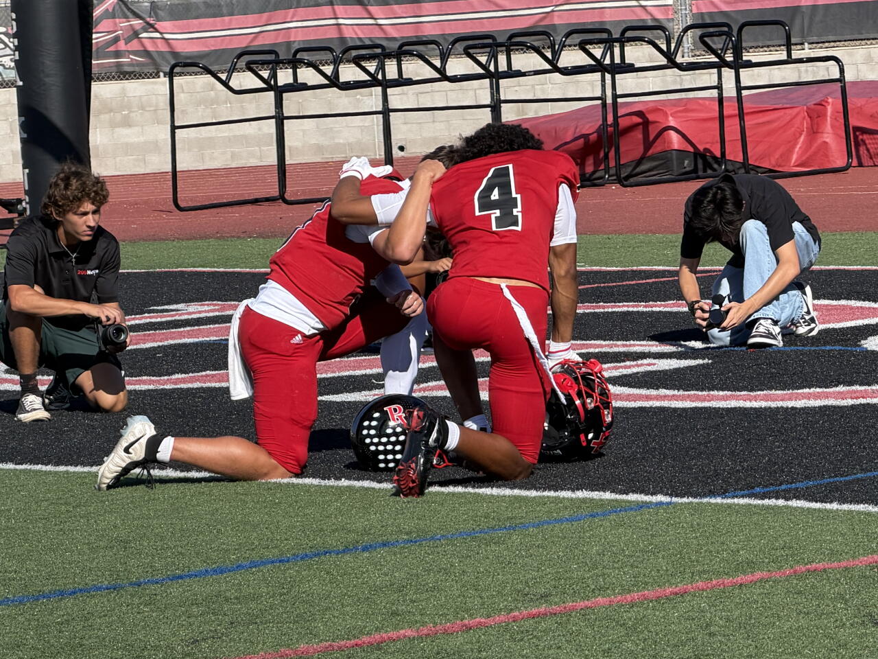 Quarterback Ryan Rakowski (left) and receiver Jalen Flowers before a Palos Verdes game.