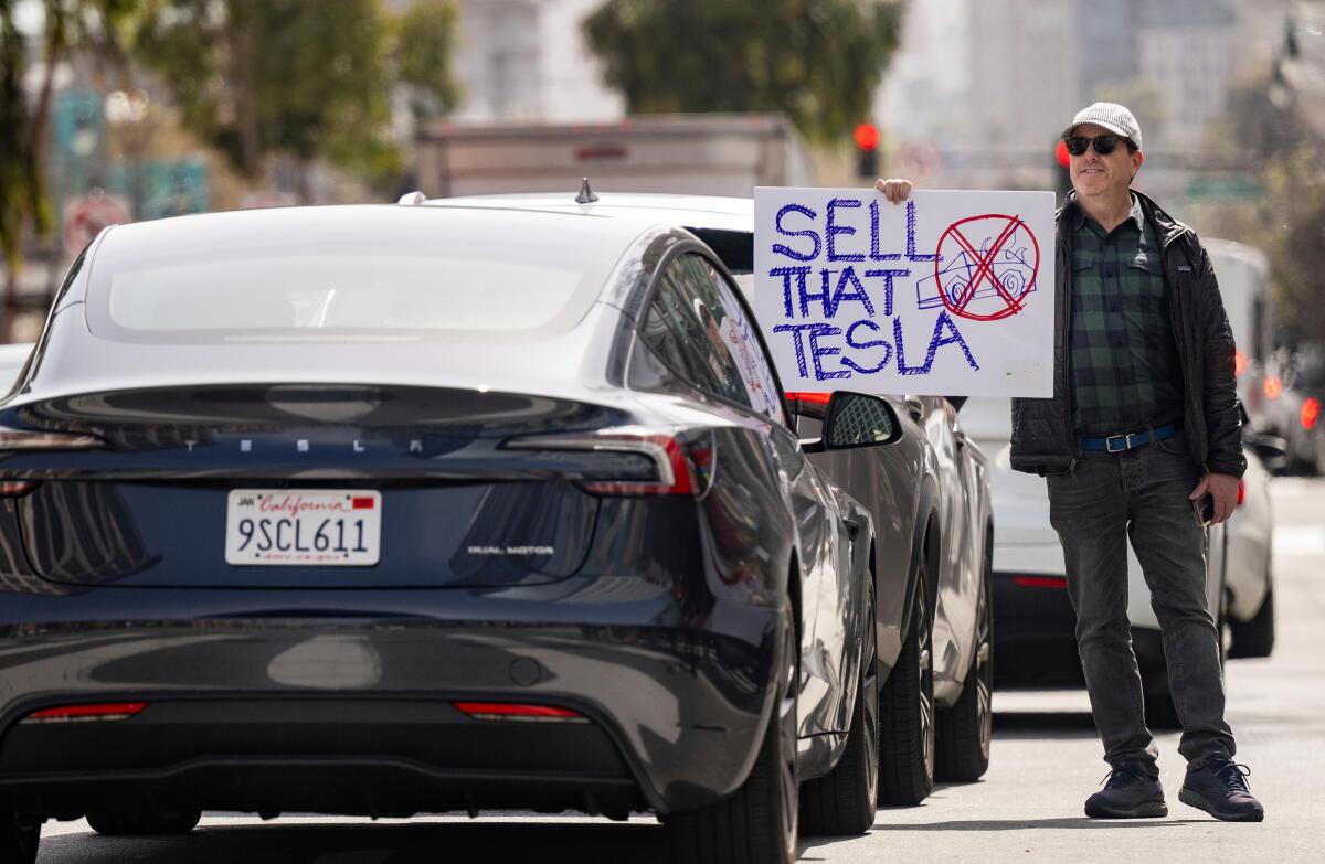 Tesla Outrage Protests, vandalism and faulty Cybertrucks: About Tesla’s tumble - Los ...