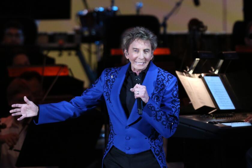 LOS ANGELES, CALIF-SEPTEMBER 6, 2019: Barry Manilow sings at the Hollywood Bowl on September 6, 2019 in Puerto Vallarta, Mexico. (Photo By Dania Maxwell / Los Angeles Times)