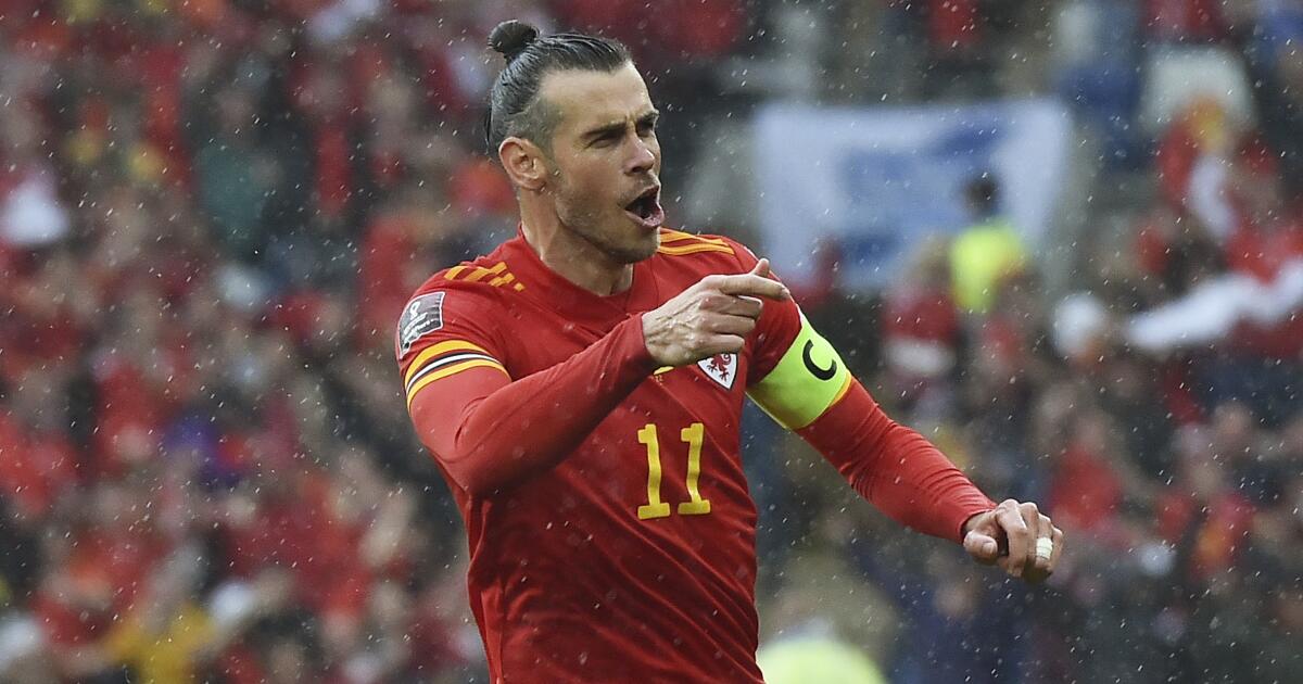 Gareth Bale: Cardiff City step up effort to sign Wales captain