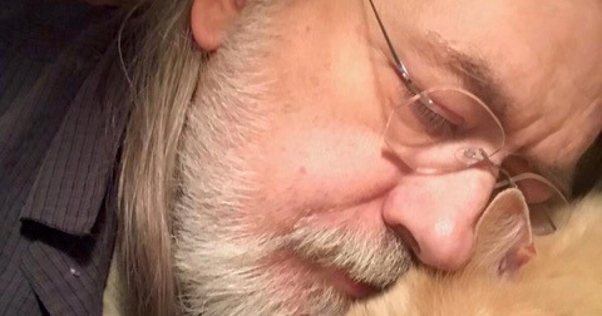'Uzaylı' yazarı Caleb Carr, kedisinin acısını çekerek ölüyor