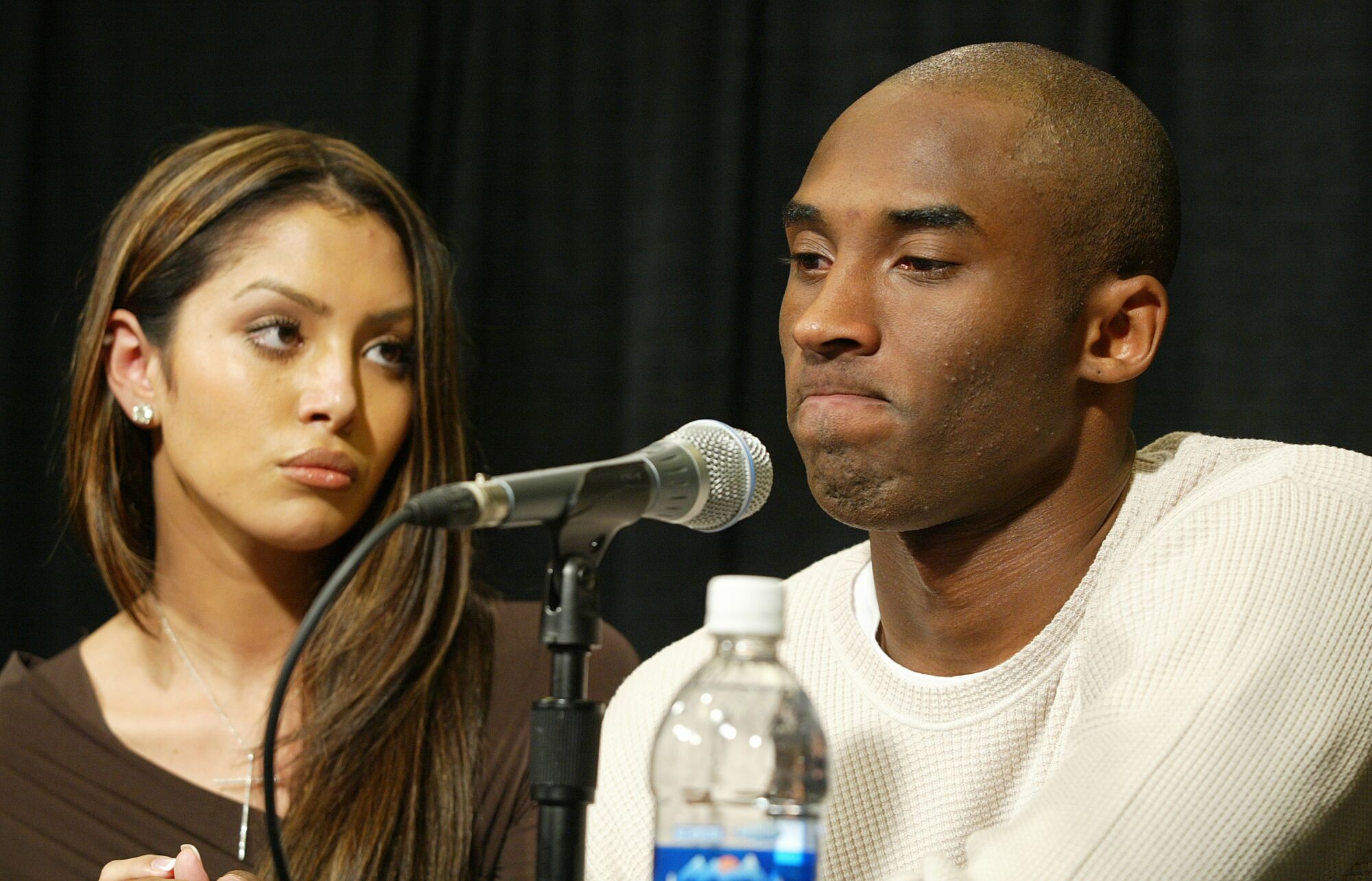 Kobe Bryant and his wife Vanessa at a news in 2003 to discuss the allegations against him in Eagle, Colo.