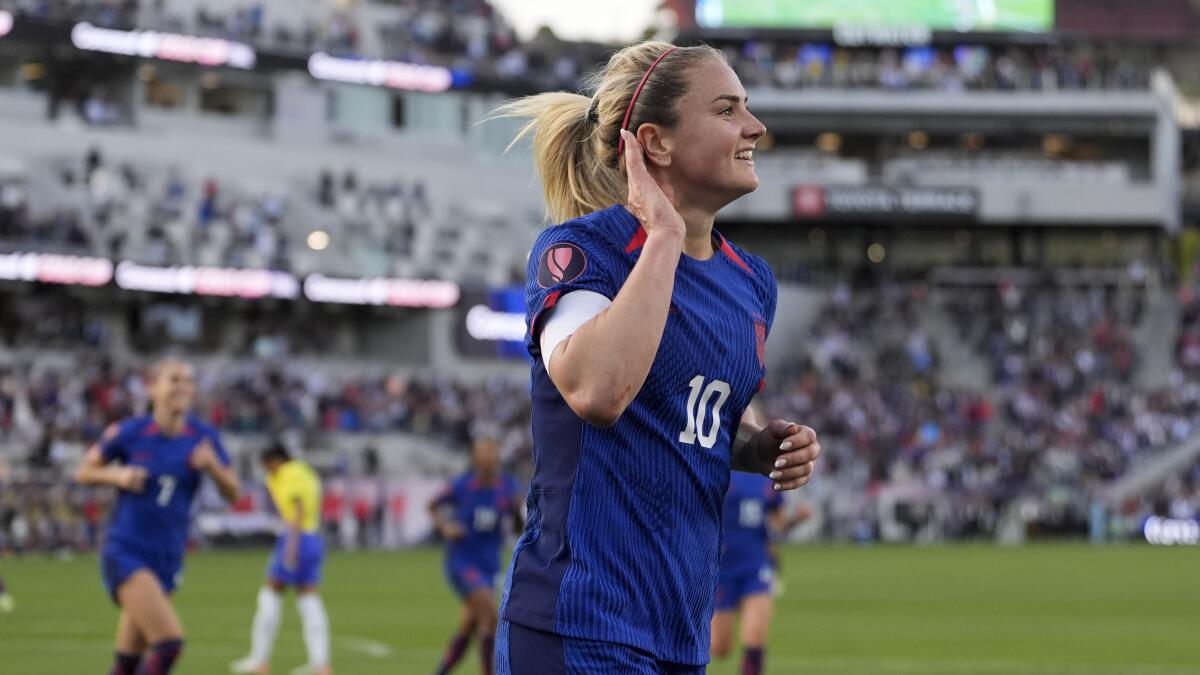 Lindsey Horan lifts U.S. women's soccer to Gold Cup championship - Los  Angeles Times