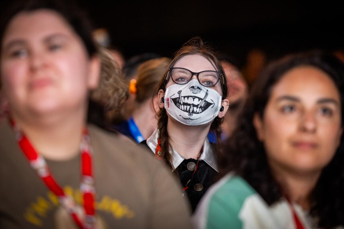 Fans listen to the final panel.