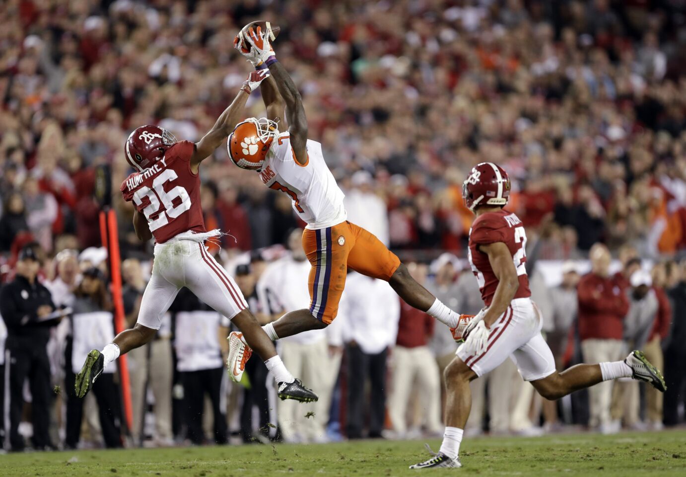 Clemson receiver Mike Williams catches a pass in front of Alabama defensive back Marlon Humphrey during the fourth quarter.