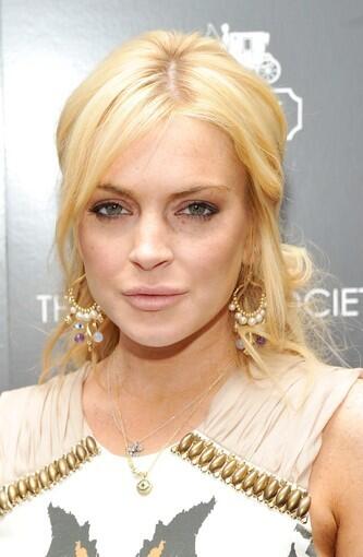 It's no contest for Lindsay Lohan