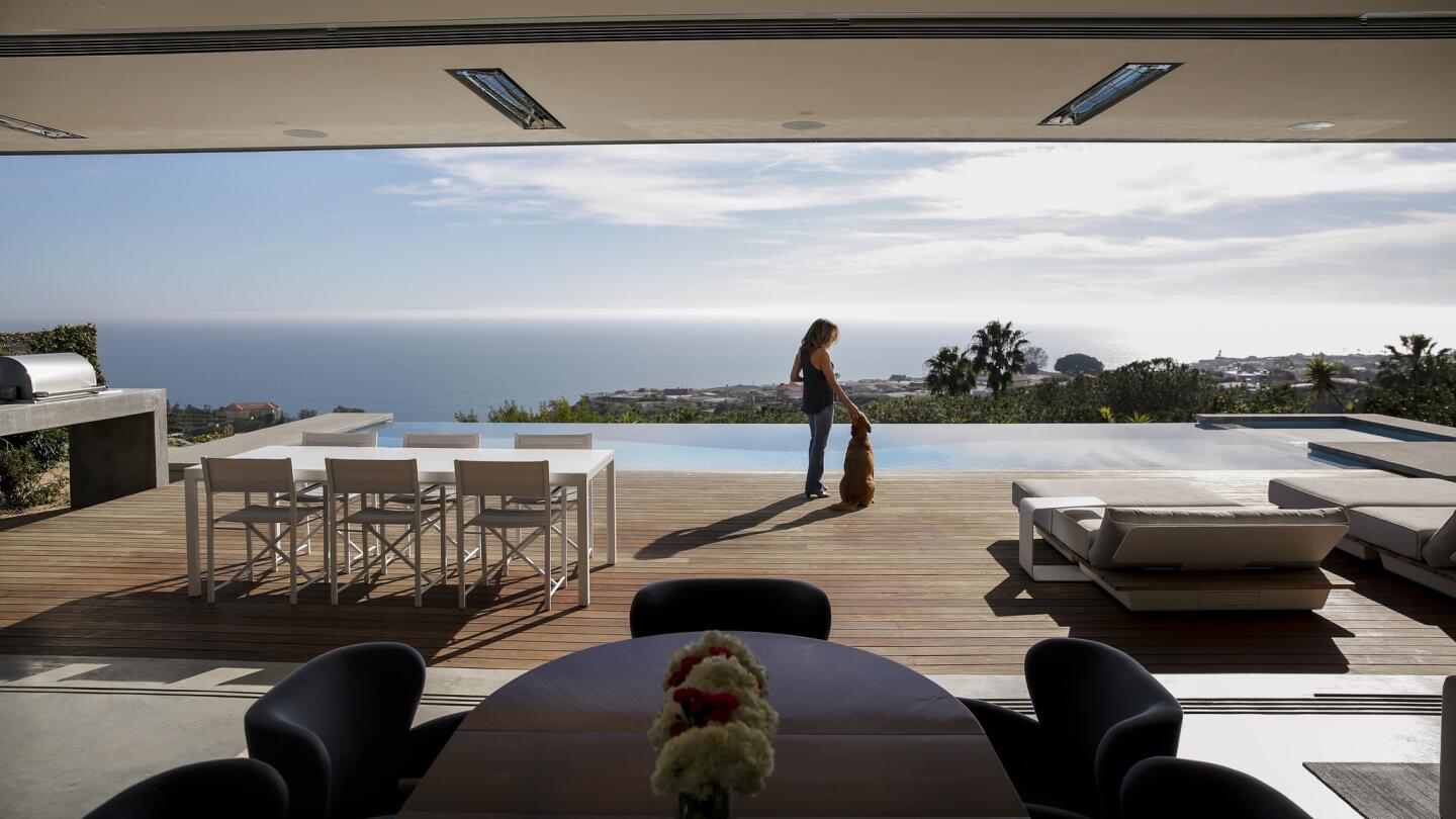 Pacific Palisades renovation opens up to ocean