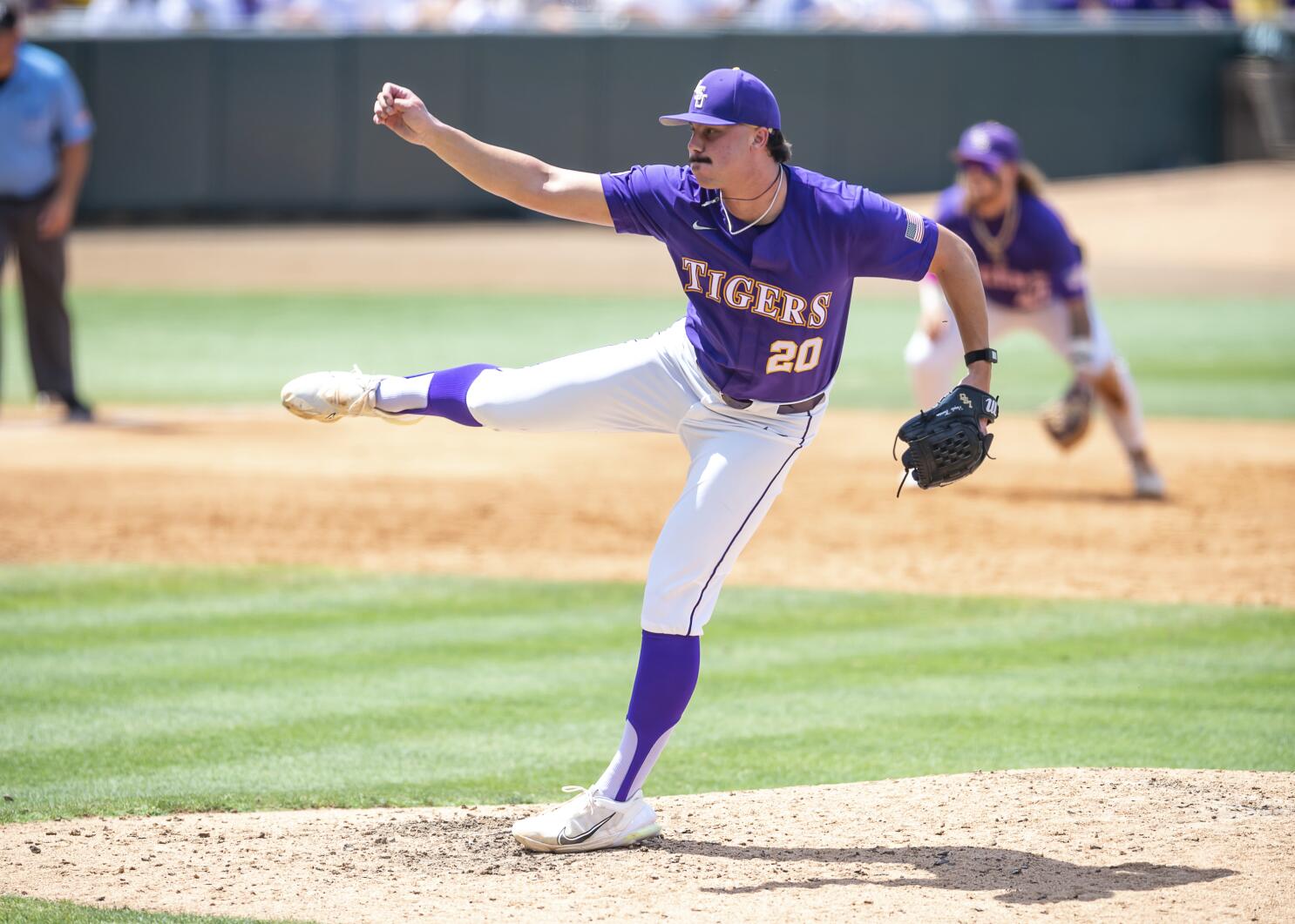 Baseball shows grit again, holds off Oral Roberts, 4-3 - The