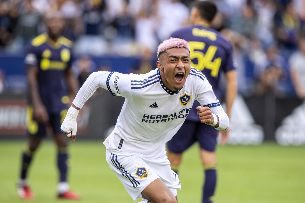 Julian Araujo won't be back with the Galaxy this season.