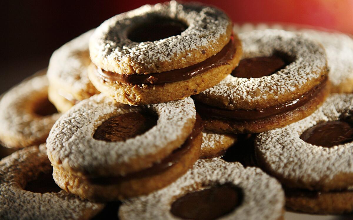 Hazelnut-chocolate Linzer cookies