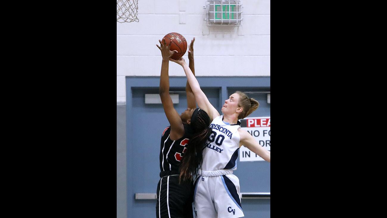 Photo Gallery: Crescenta Valley High School girls basketball vs, Pasadena High School