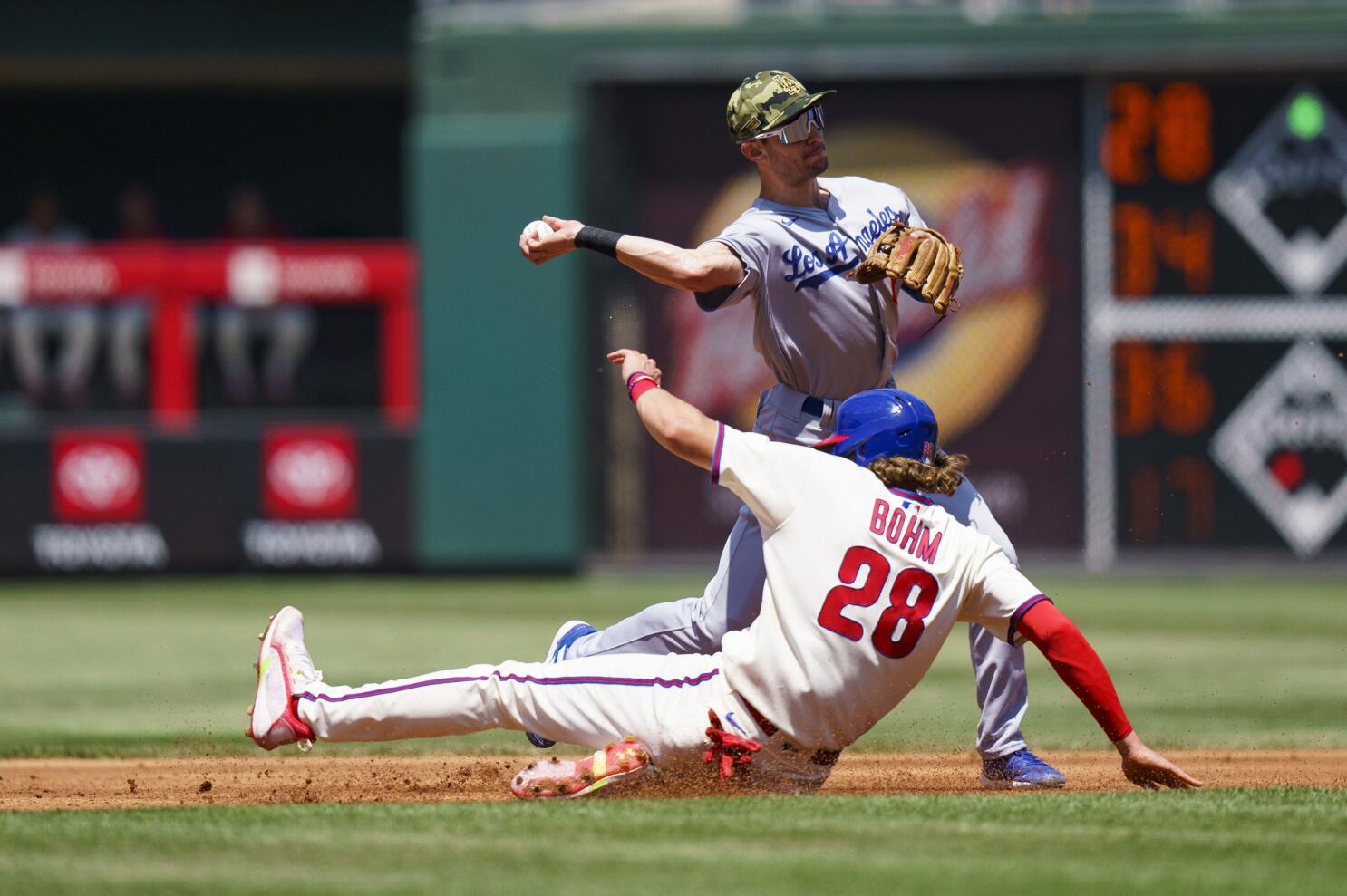 Philadelphia Phillies hold moment of silence for Israel before MLB playoff  game