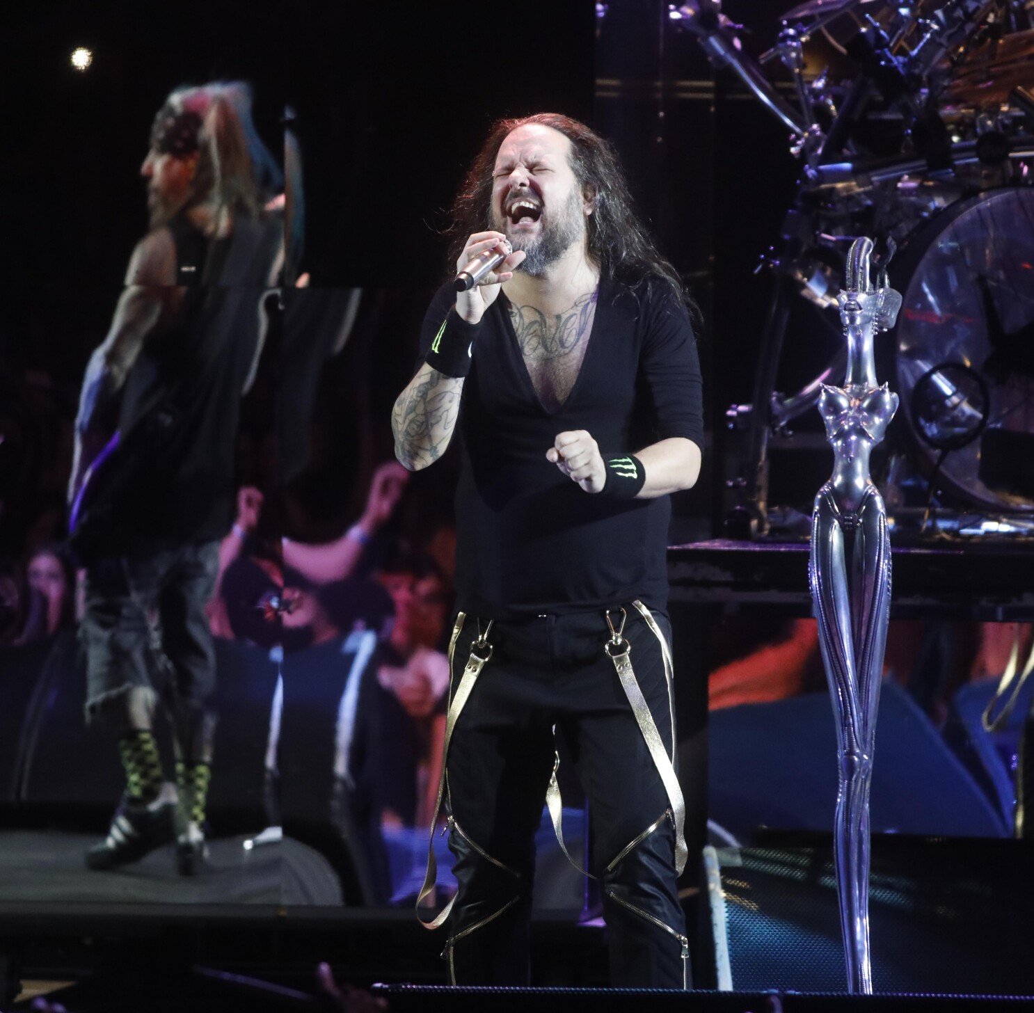 korn overcomes addiction and tragedy on