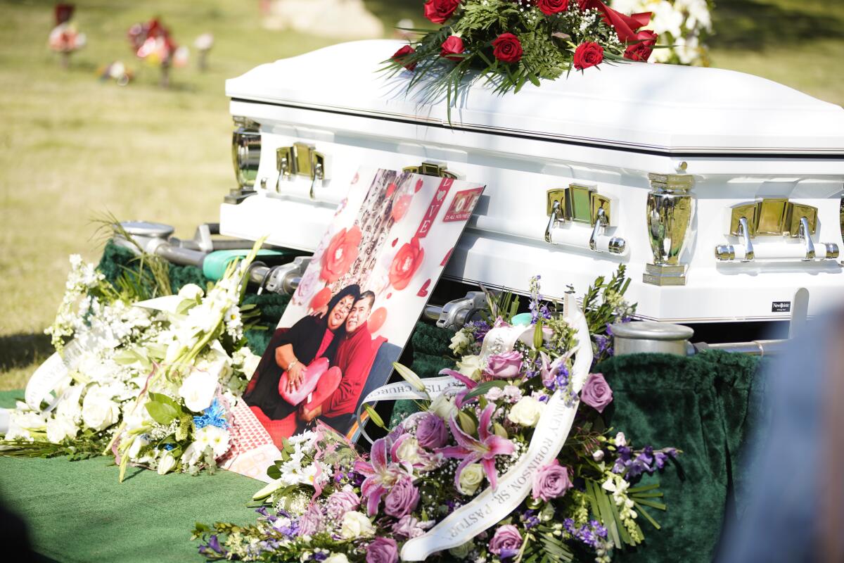 Funeral de los pastores Taurino y Silvia Rivera.