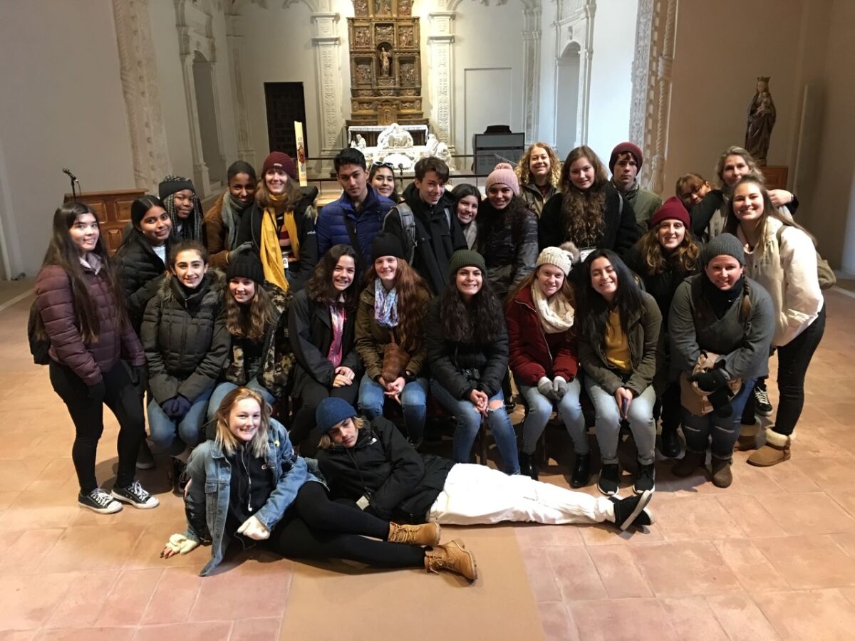 The American students explore Spain during a trip to Alcalá de Henares.