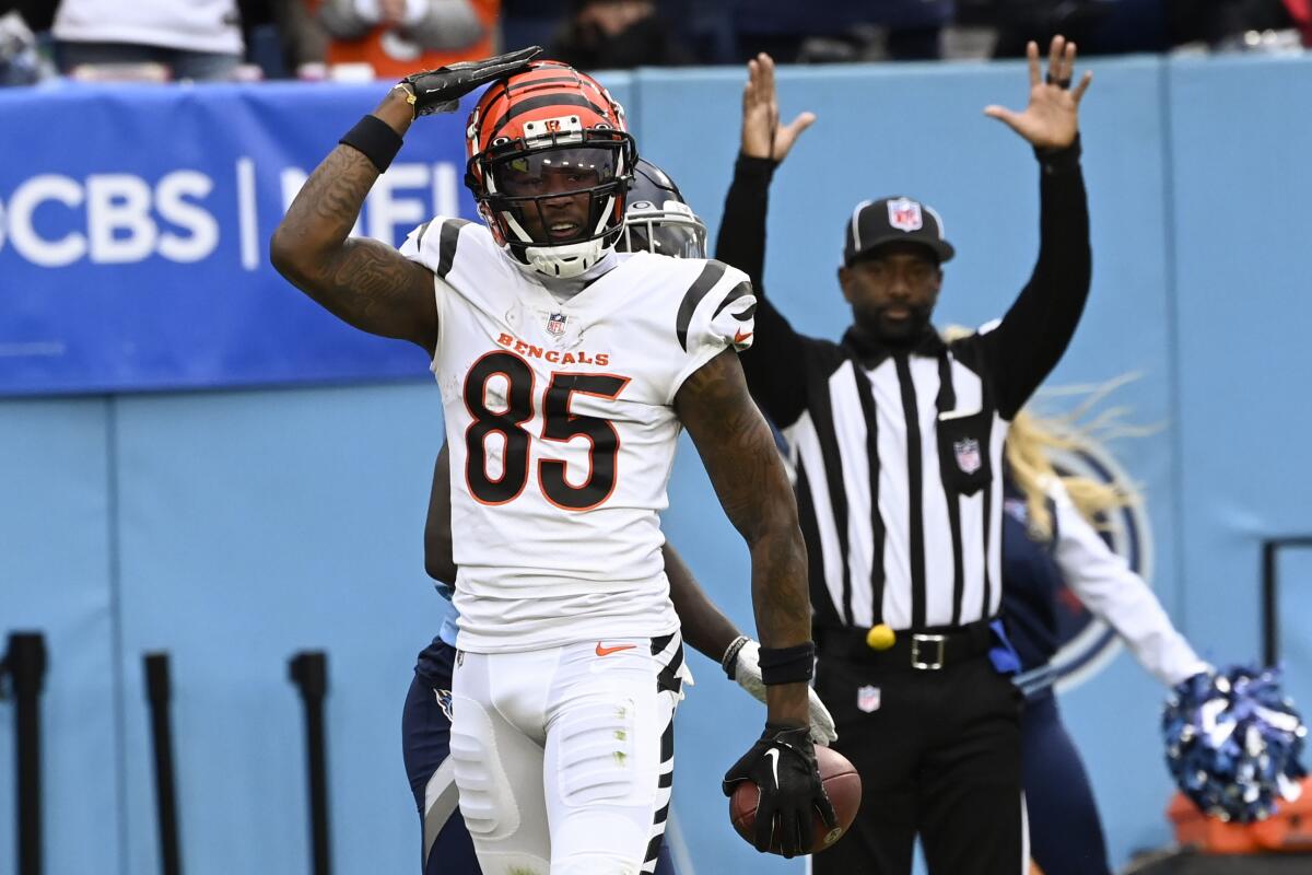 Burrow's TD pass to Higgins lifts Bengals over Titans 20-16 - The San Diego  Union-Tribune