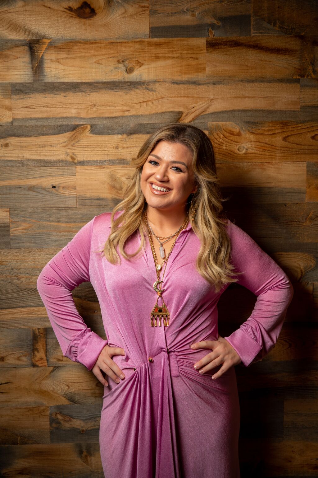 Kelly Clarkson wants her show, songs to 'light up' your day - Los ...