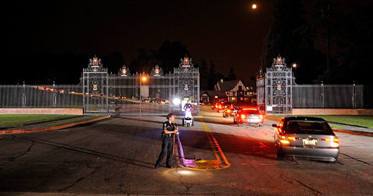 Michael Jackson Hailed During Emotional Memorial Service Los Angeles Times