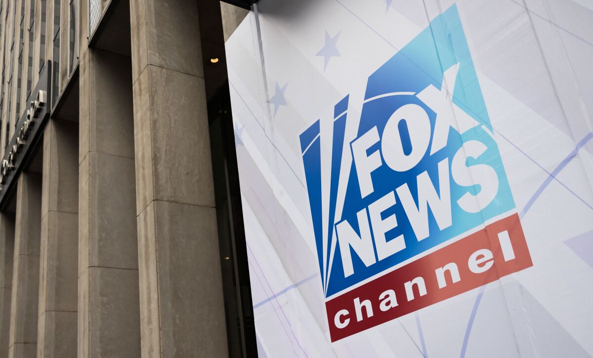 La millonaria demanda a Fox por falsedades de fraude electoral irá a juicio