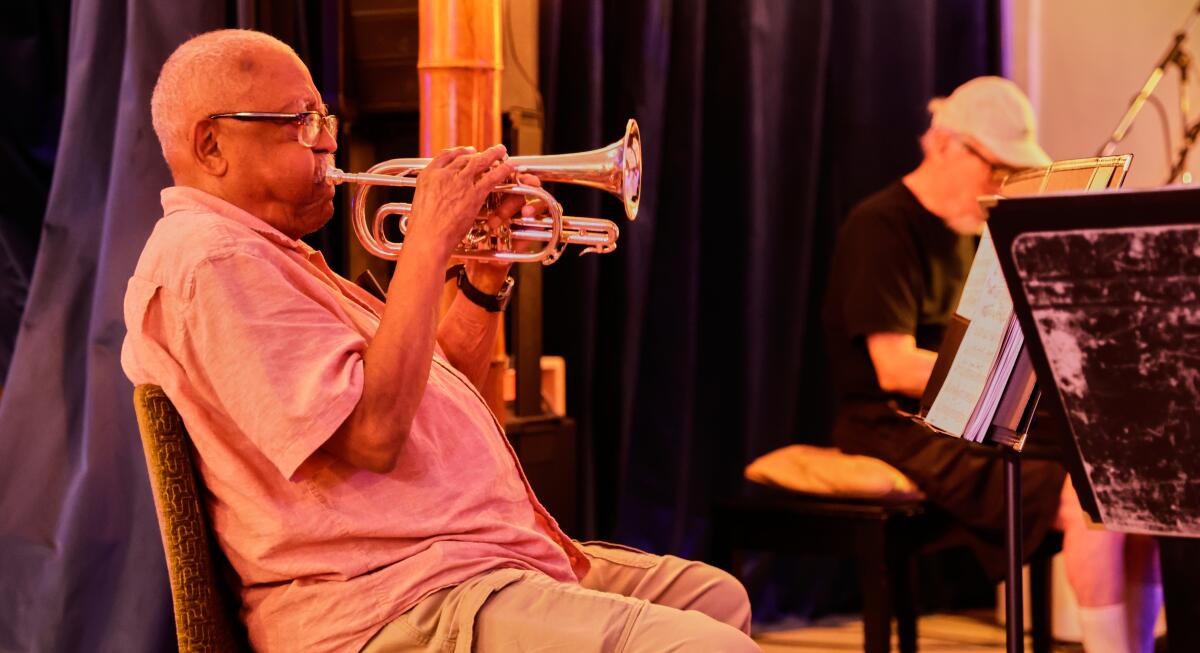 Bobby Bradford, Pasna, 90 anos -Treinamento de lendas do jazz de 90 anos em ca.