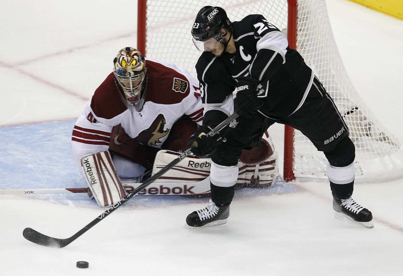 Dustin Brown, Mike Smith