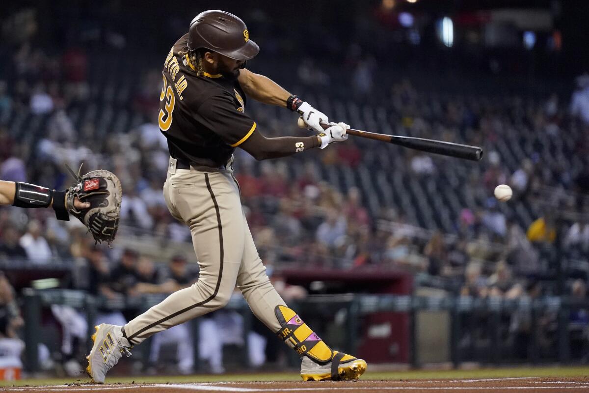 Here's a photo i snagged of Fernando Tatis Jr in right field