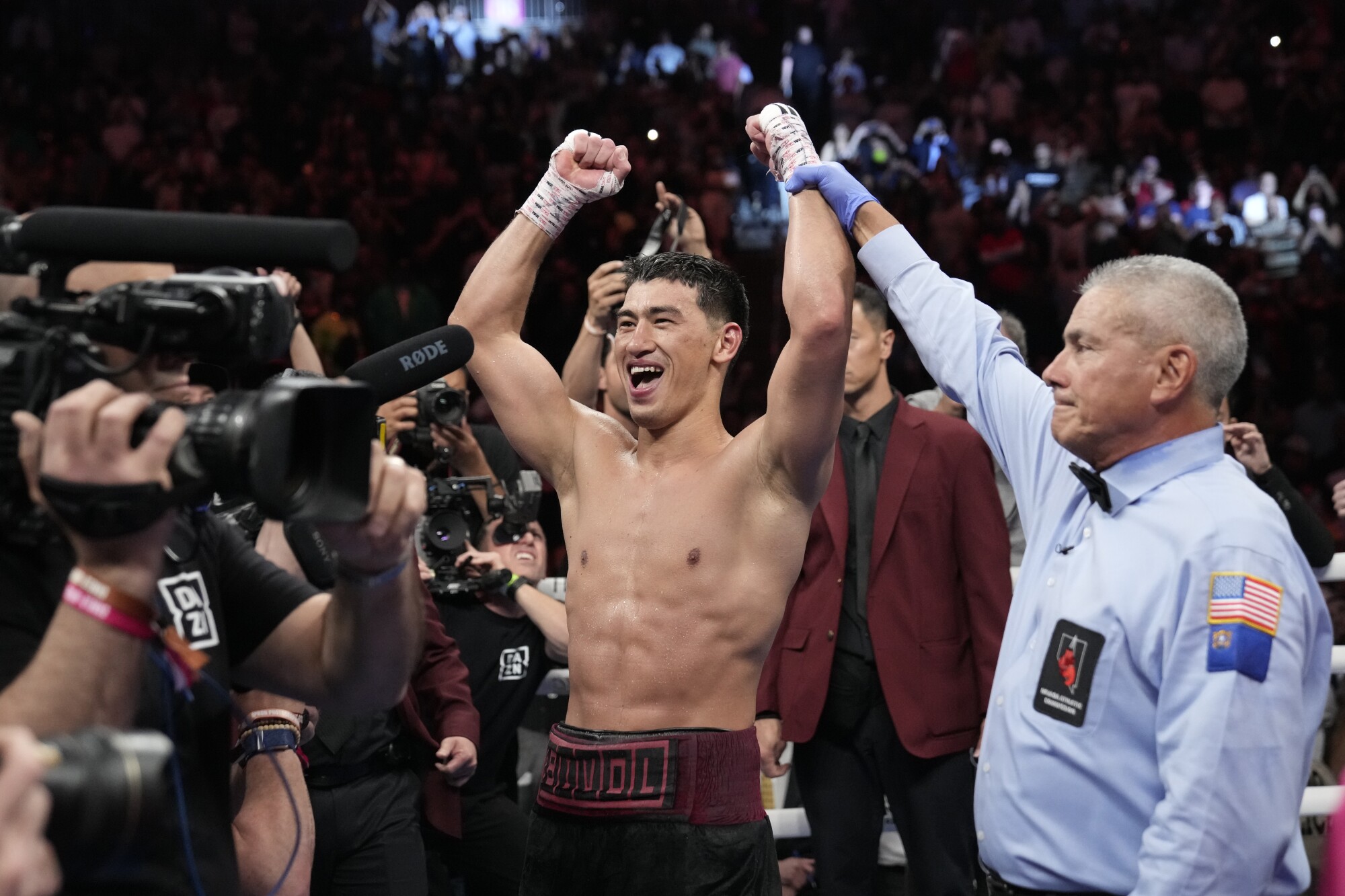 Dmitry Bivol defeats Canelo Alvarez by unanimous decision - Los Angeles Times