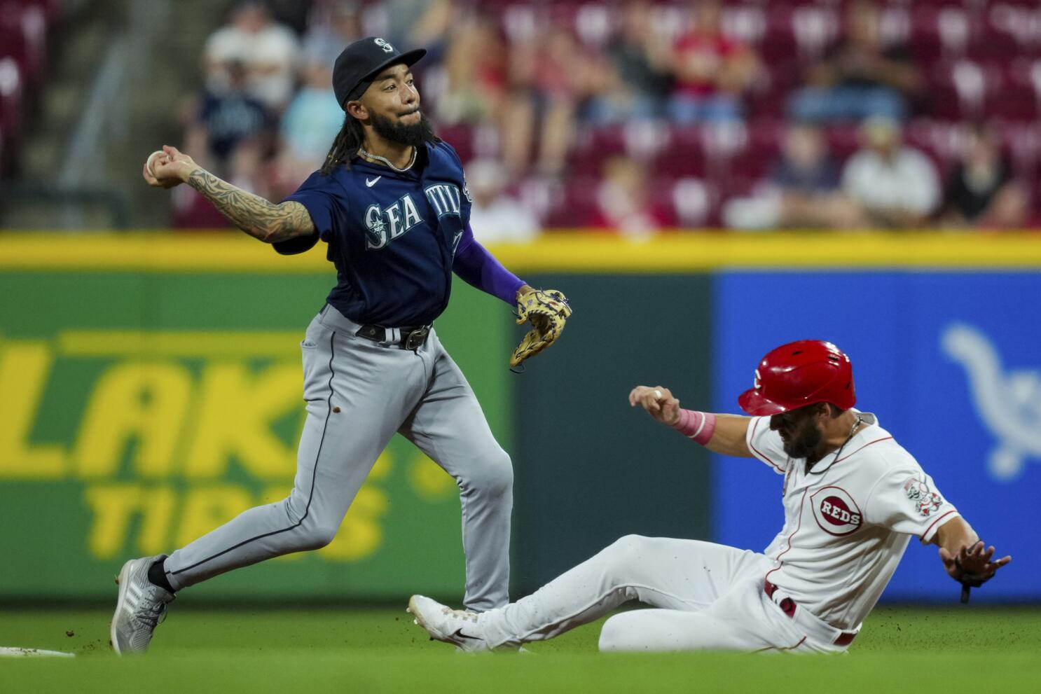 Mariners use early homers, strong start by Luis Castillo to top Nationals  8-4