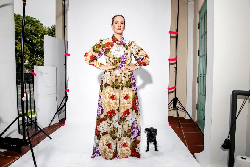 **SNEAKS FOR FALL 2021 DO NOT USE PRIOR 8/29/21: LOS ANGELES, CA - AUGUST 17: Portrait of actor Sarah Paulson on the FOX Studios lot on Tuesday, Aug. 17, 2021 in Los Angeles, CA. (Mariah Tauger / Los Angeles Times)