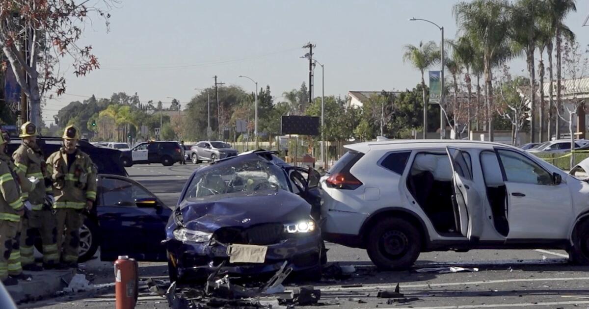 Driver fleeing police killed in Orange County Driver fleeing police killed in Orange County