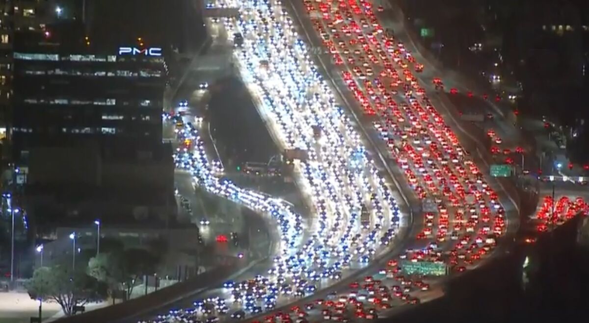 How Freeway gridlock became the iconic image of L.A. Thanksgiving - Los Angeles