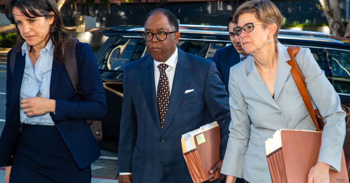 Ridley-Thomas trial draws toward end with sharply conflicting portraits of politician Ridley-Thomas trial draws toward end with sharply conflicting portraits of politician