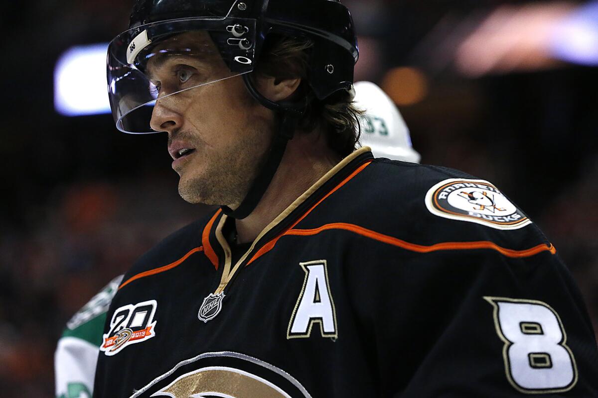 Teemu Selanne will sit out Game 4 against Dallas.