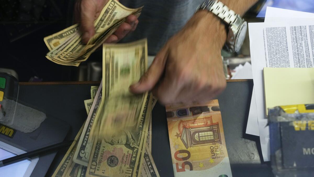 1 euro = 1 dólar ¿hasta cuándo se mantendrá esta paridad? - FundsPeople  España