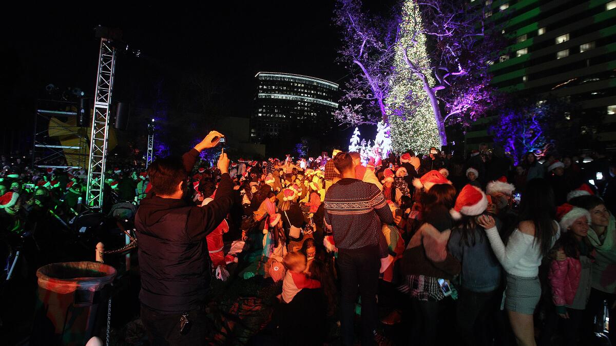 South Coast Plaza Tree Lighting: November 17th from 6:30pm to 9:30pm 