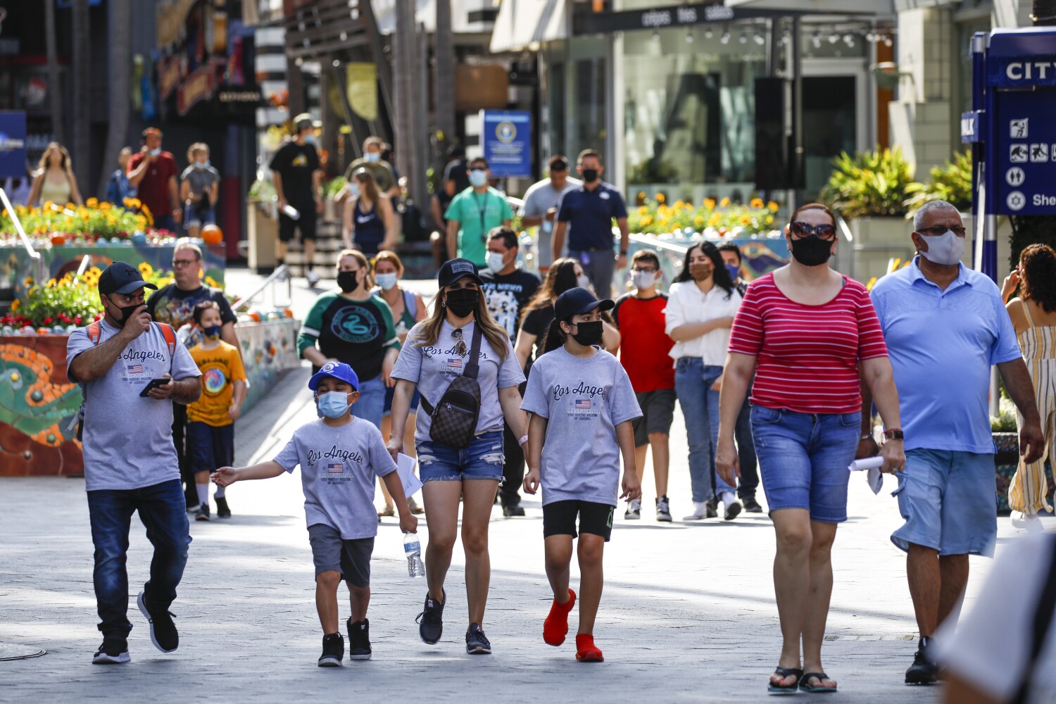 Universal Studios, Six Flags visitors may have to show COVID-19 vaccine proof or test