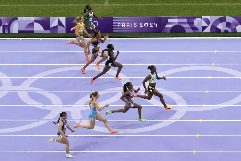La segunda semifinal de los 100 metros del atletismo de los Juegos Olímpicos de París, el sábado 3 de agosto de 2024, en Saint-Denis, Francia. (AP Foto/Mark Baker)