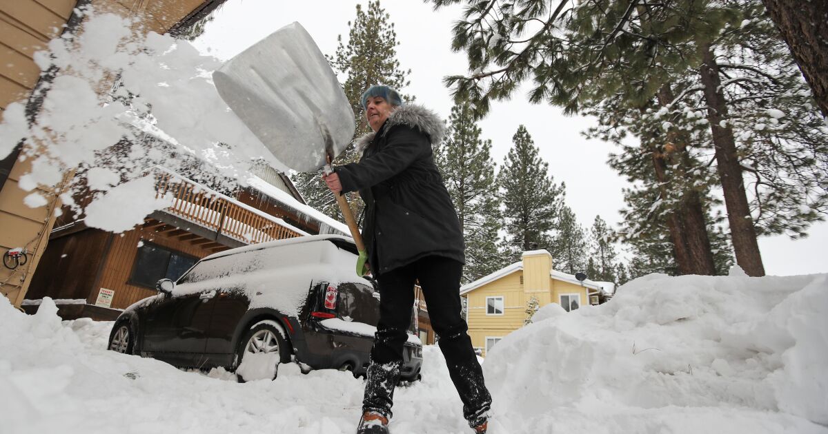 Newsom déclare l’urgence dans 13 comtés alors que les tempêtes frappent la Californie