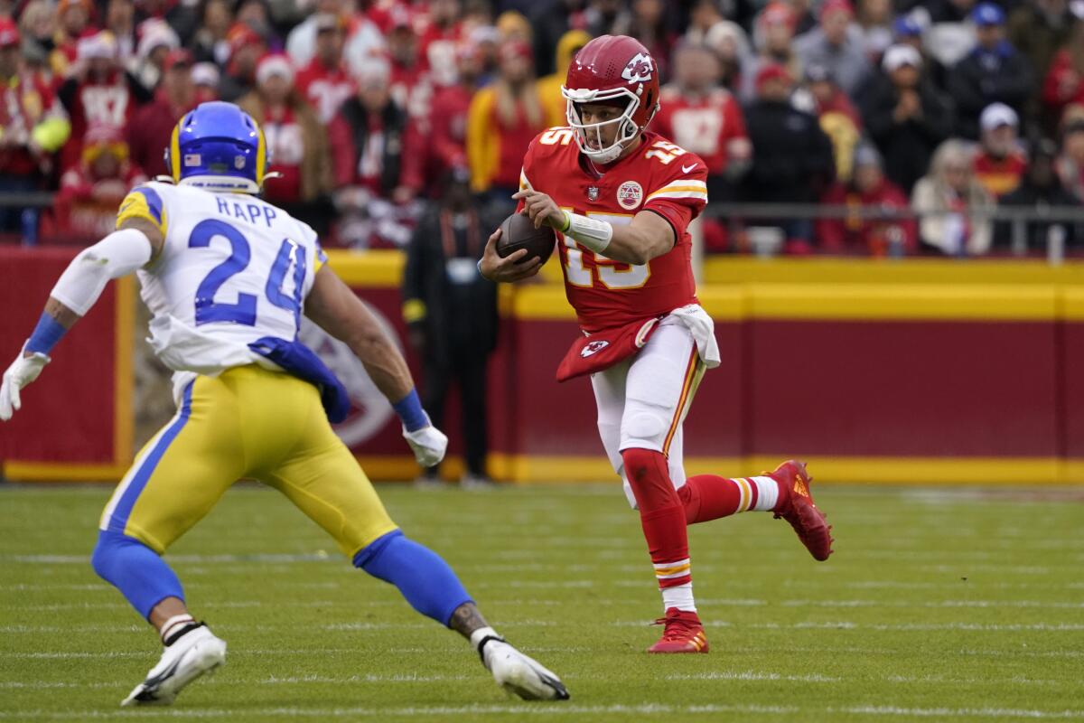 Chiefs slog their way past beat-up Rams for 26-10 victory - The